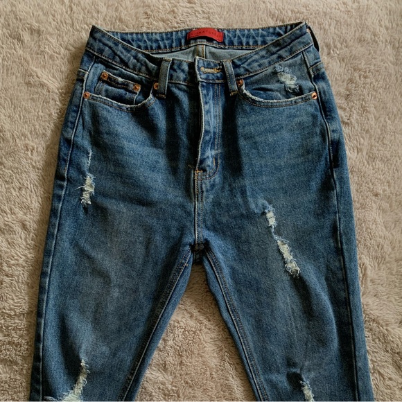 Ripped jeans from Windsor, size small (2), thick and lightly worn. - Picture 4 of 5